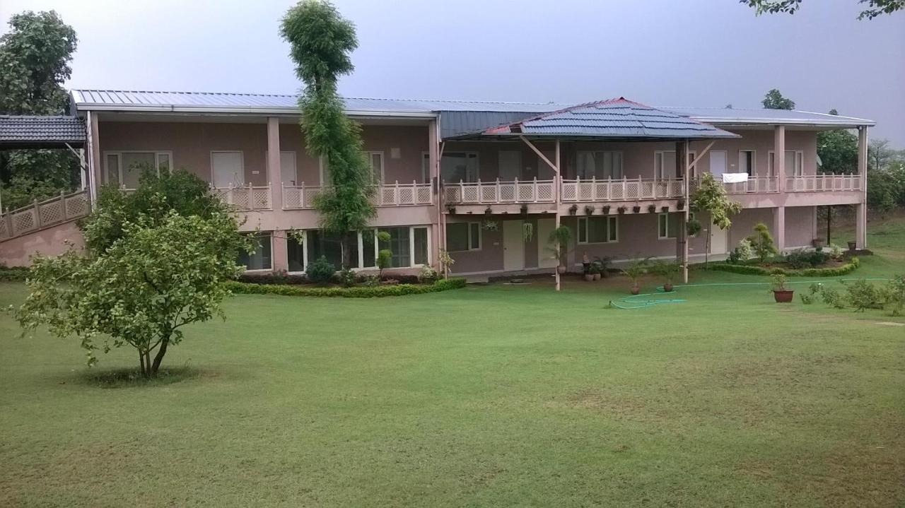 Вілла Aravali Hill View Estate Ґурґаон Екстер'єр фото